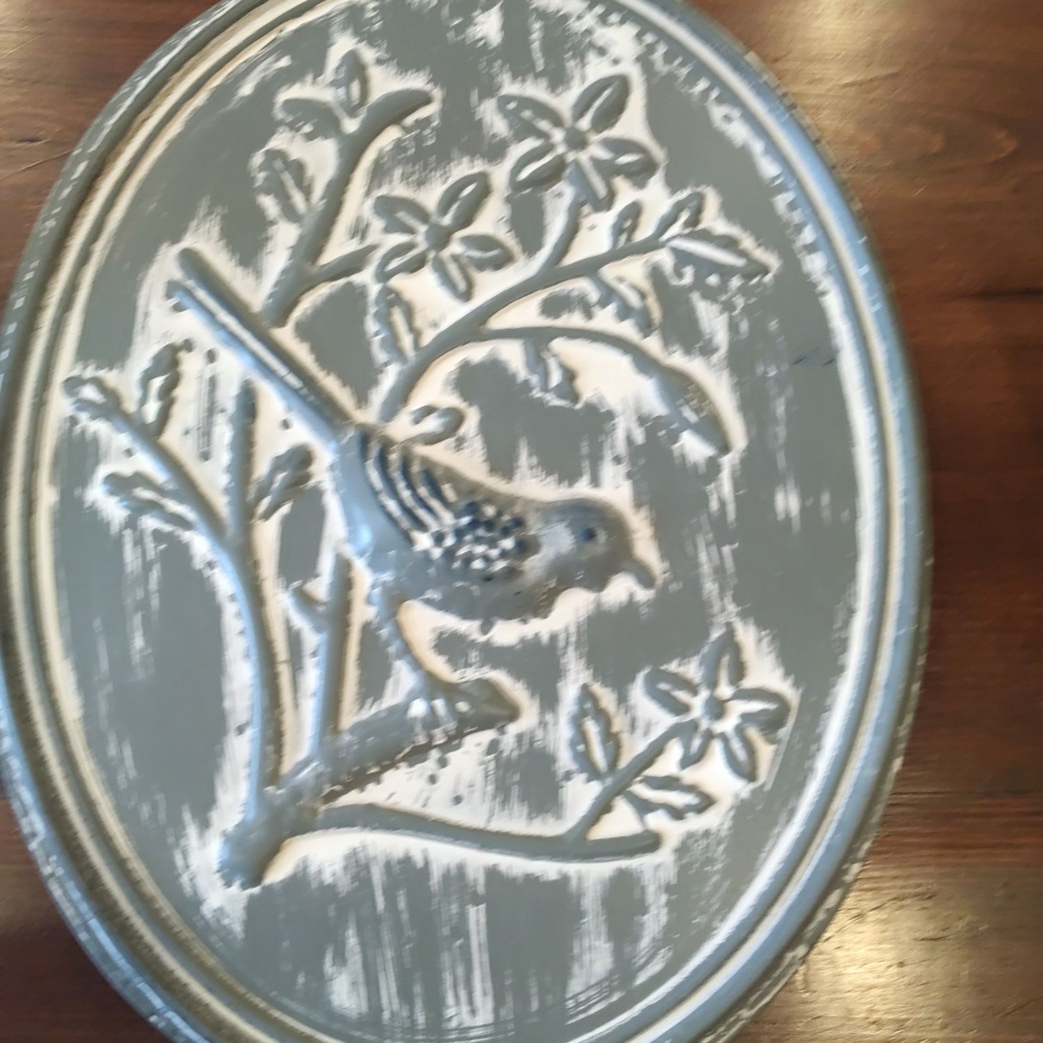 Gray & White Metal Bird Picture