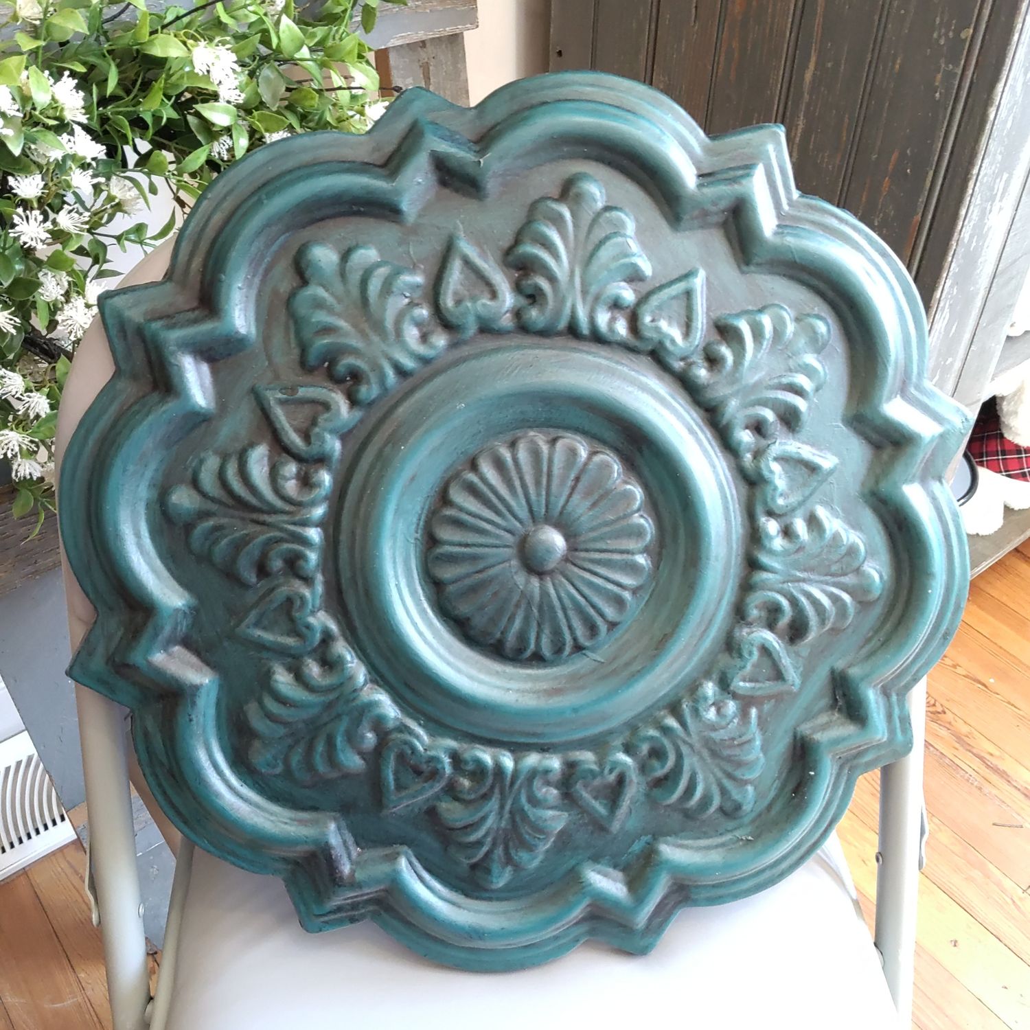 Green Flower Metal Wall Hanging