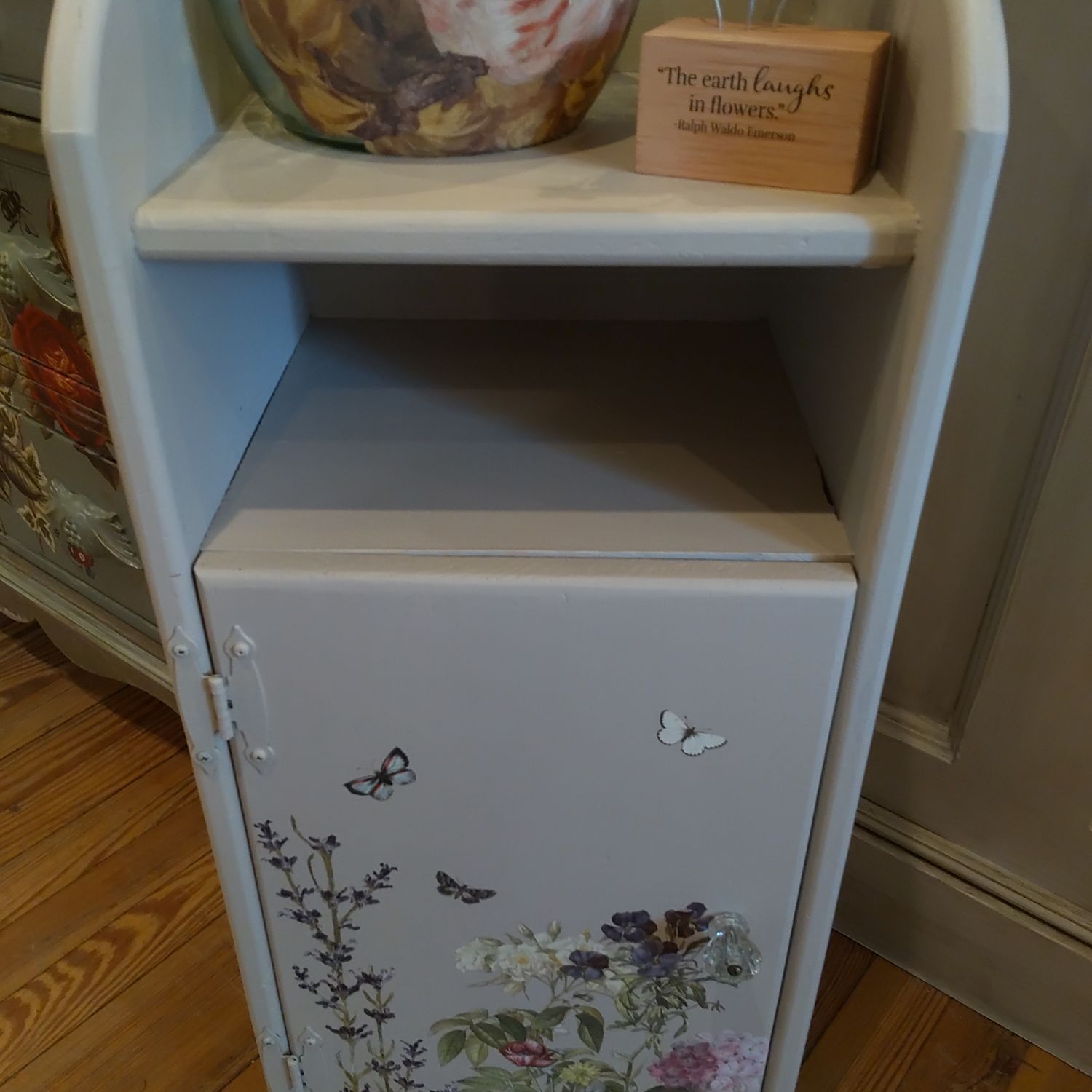 KC Cabinet With Door