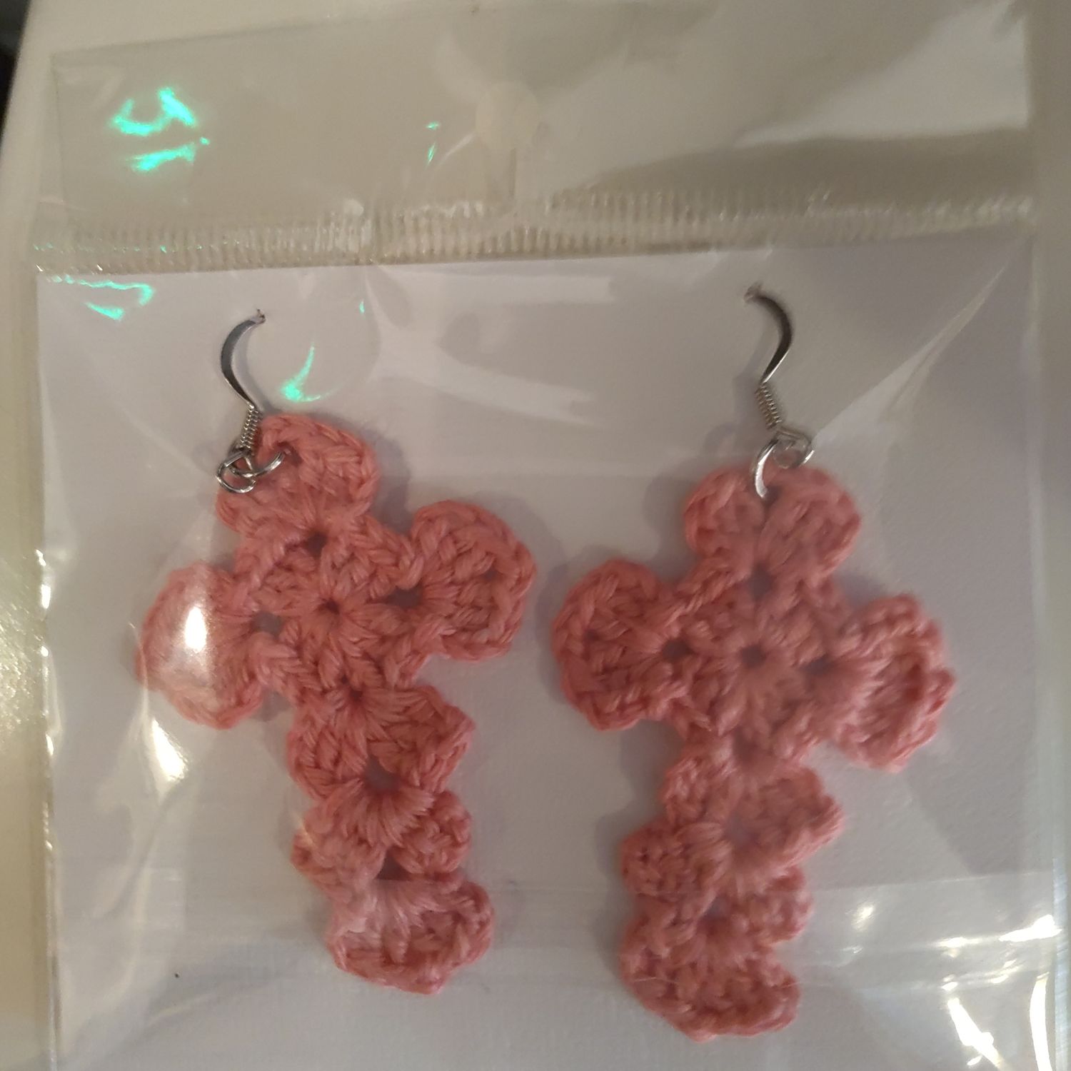 LD Hand Crocheted Cross Earrings Pnk