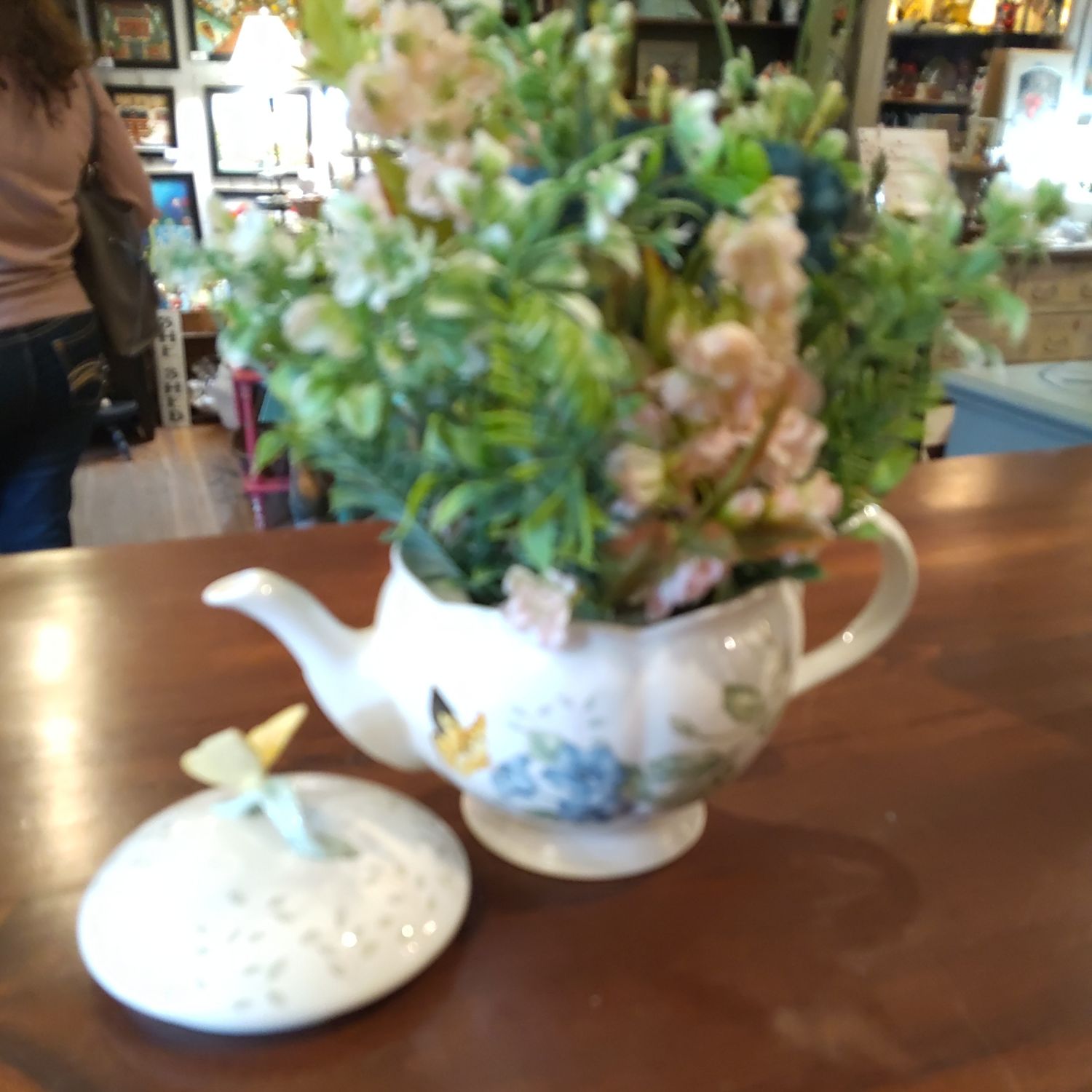 Teapot Centerpiece