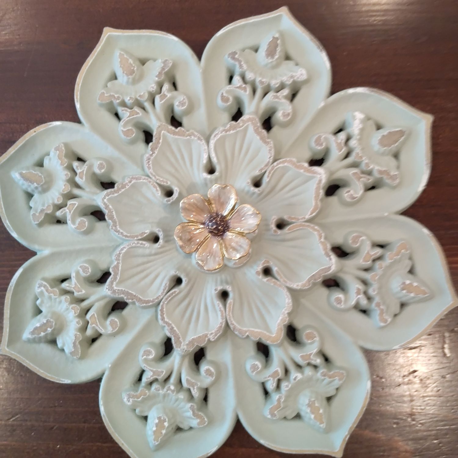 Lt Green Floral Decor W/Floral Knob