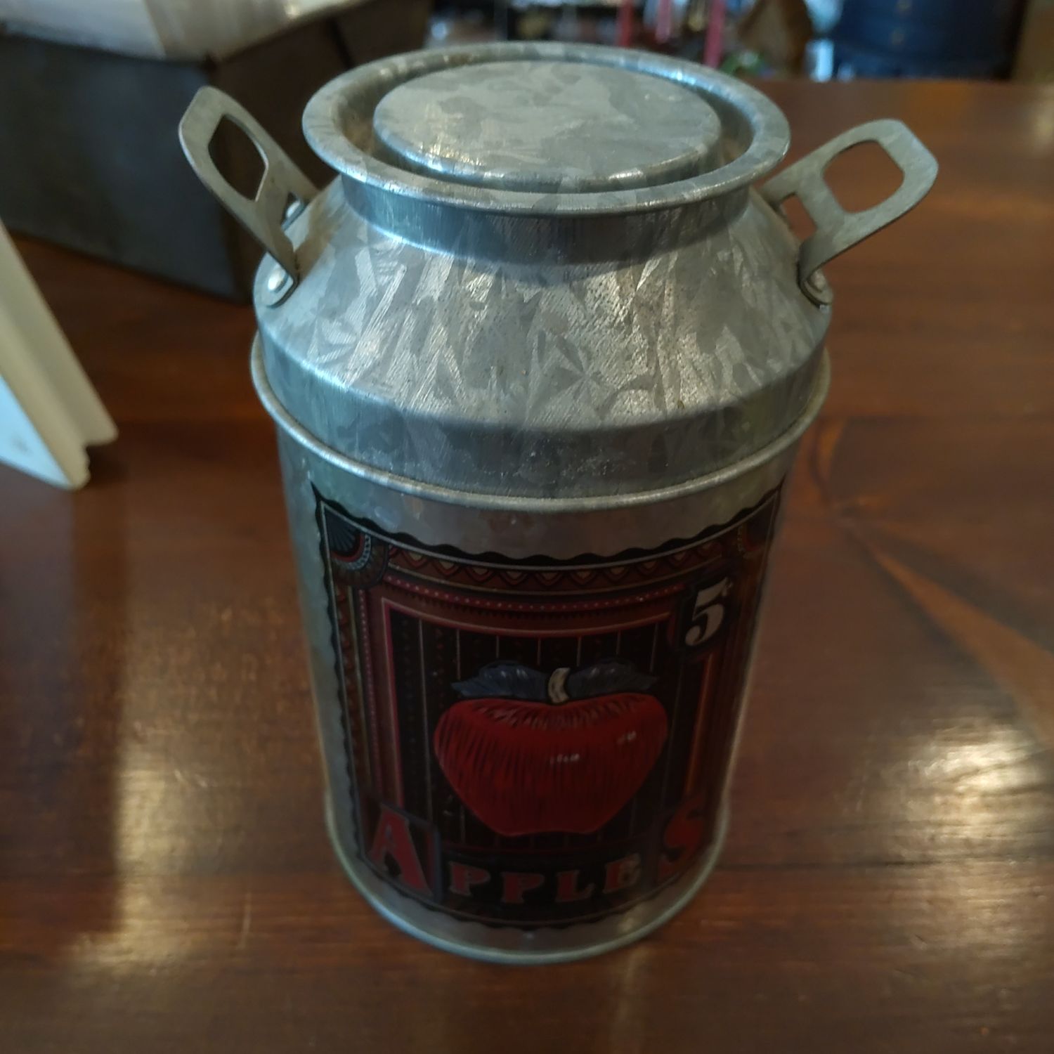 Metal Apple Tin
