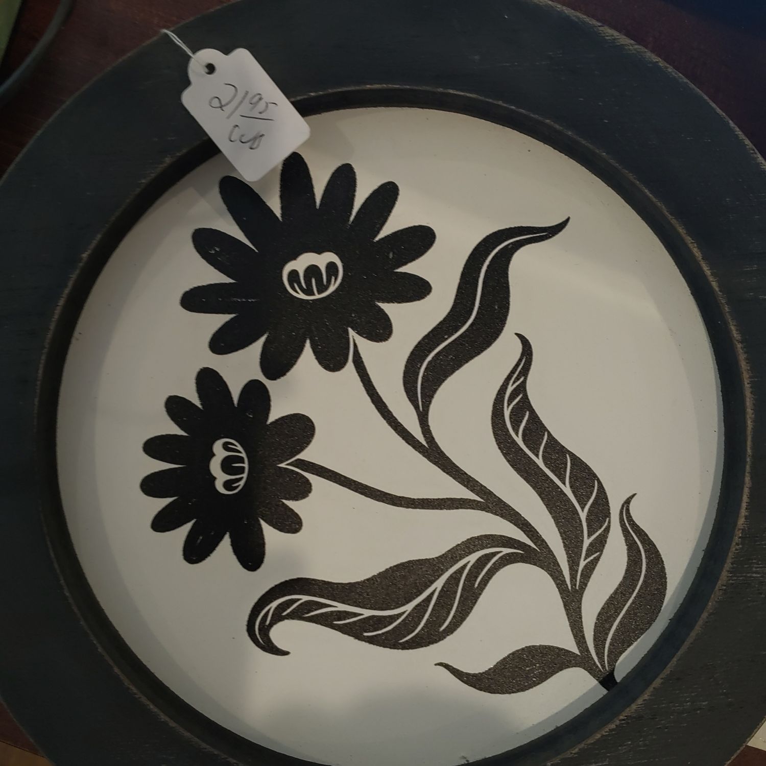 Round Framed Flowers 