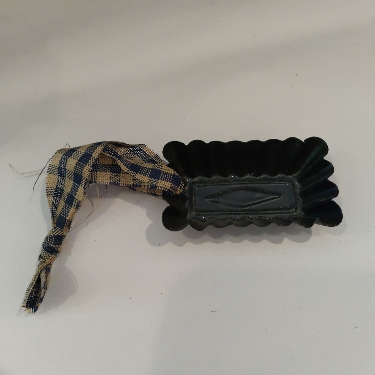 Baking Pan Ornament 