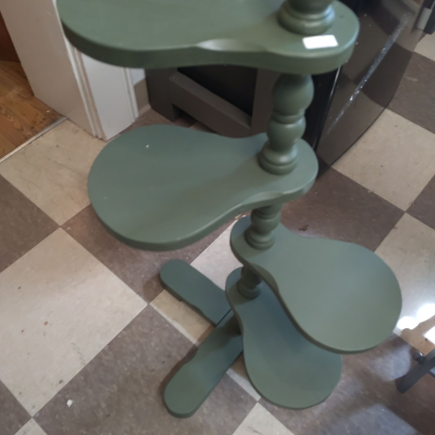 Green Shelves