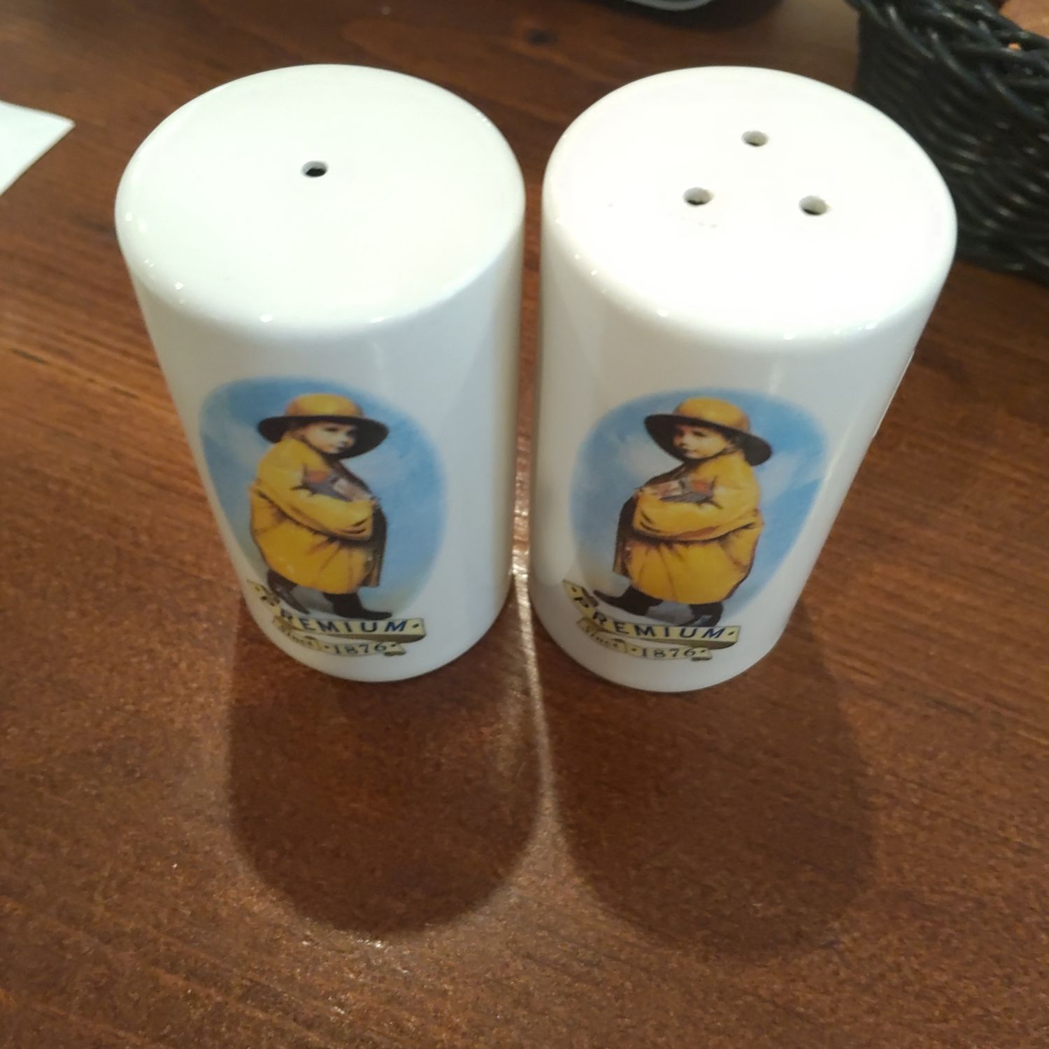 1876 Salt And Pepper