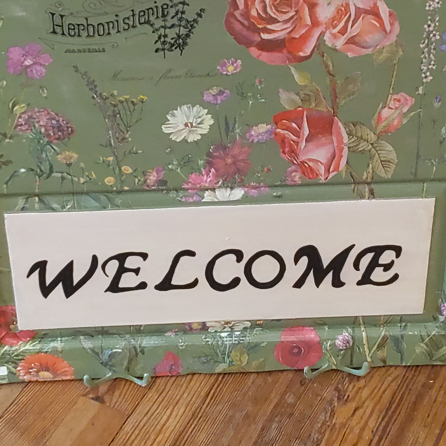 Welcome With Hooks