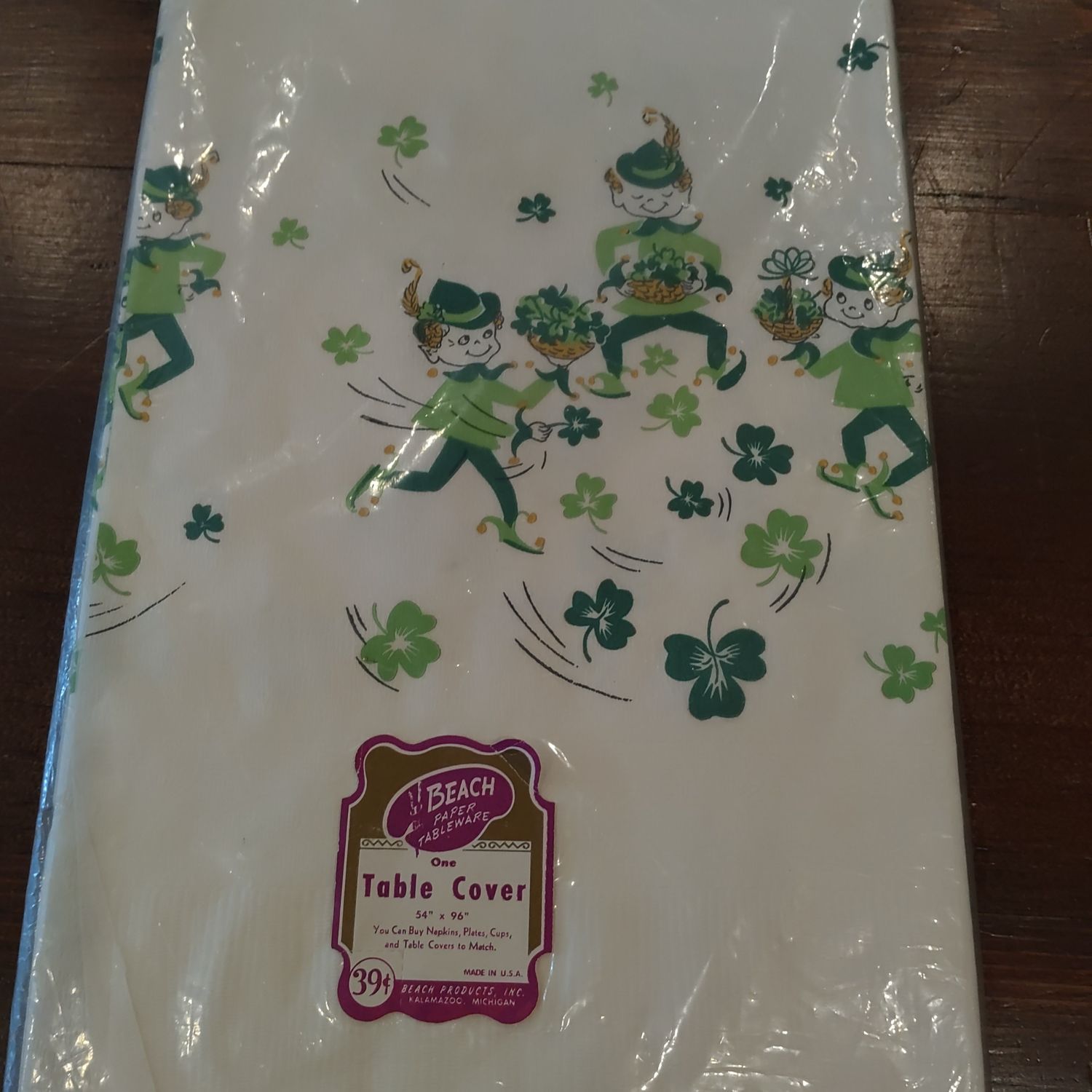 Leprechaun Paper Table Cover 54x96