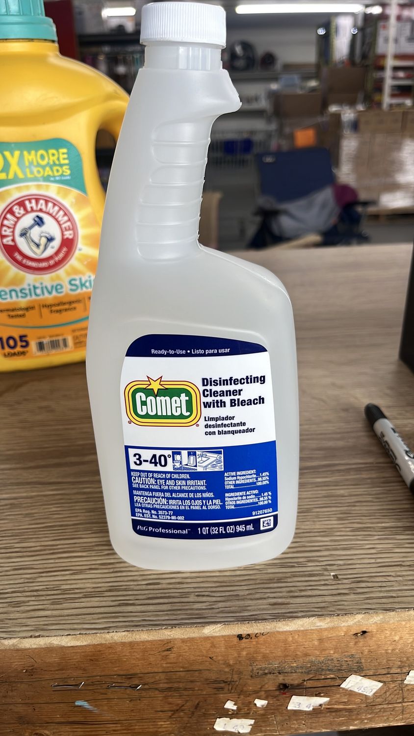 Comet disinfecting cleaner with bleach
