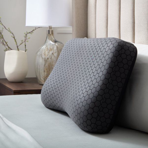 HexCurve Pillow