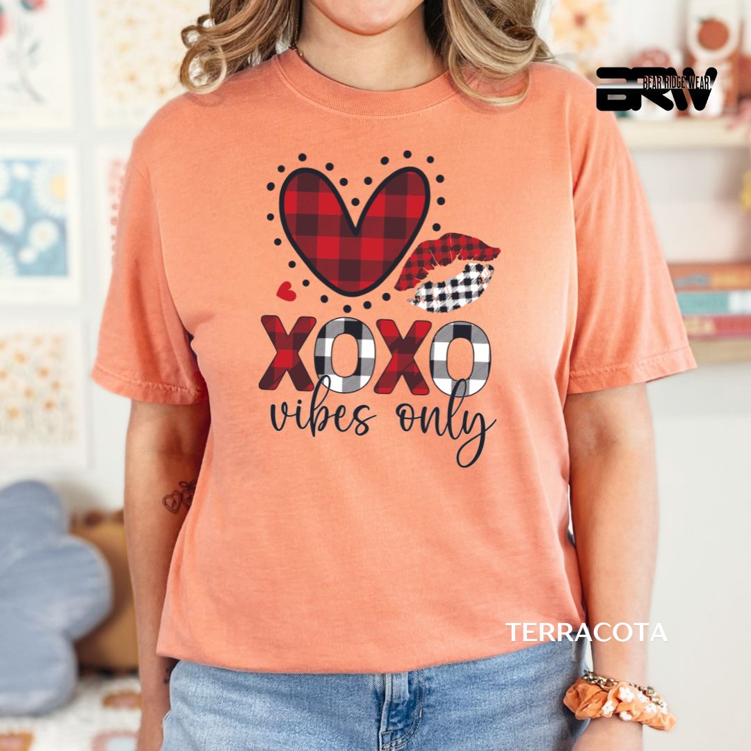 'XOXO Vibes Only' Valentines Tee