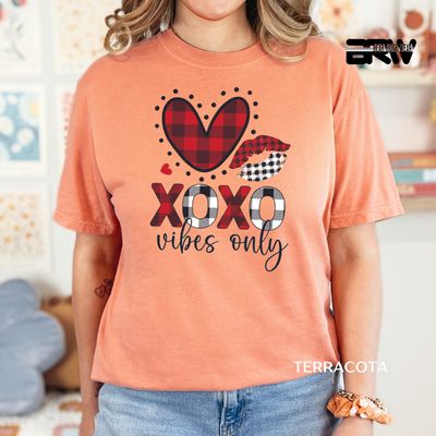 'XOXO Vibes Only' Valentines Tee