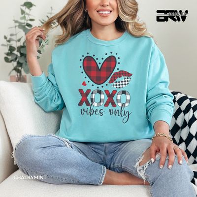 XOXO Vibes Only'  Long-sleeve Valentine's Day Tee