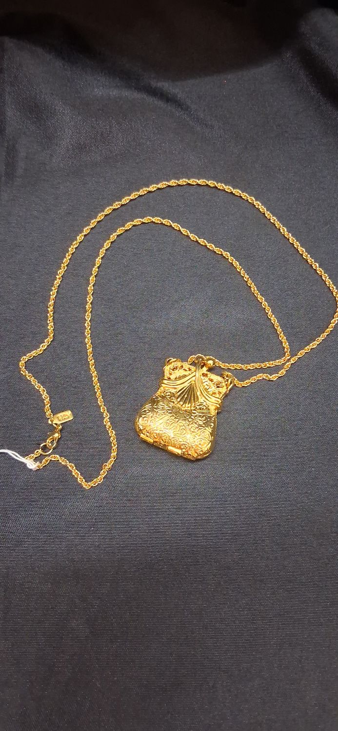 1928 Gold Tone Purse Locket