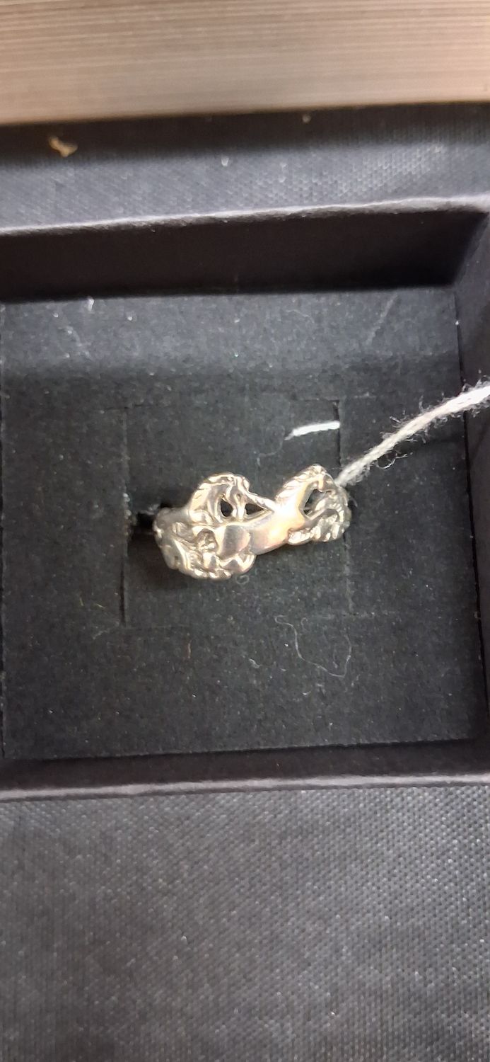 2.4g Size 6 Etched Horse