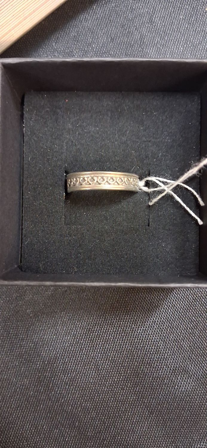 1.6g Size 4.75 Etched Band