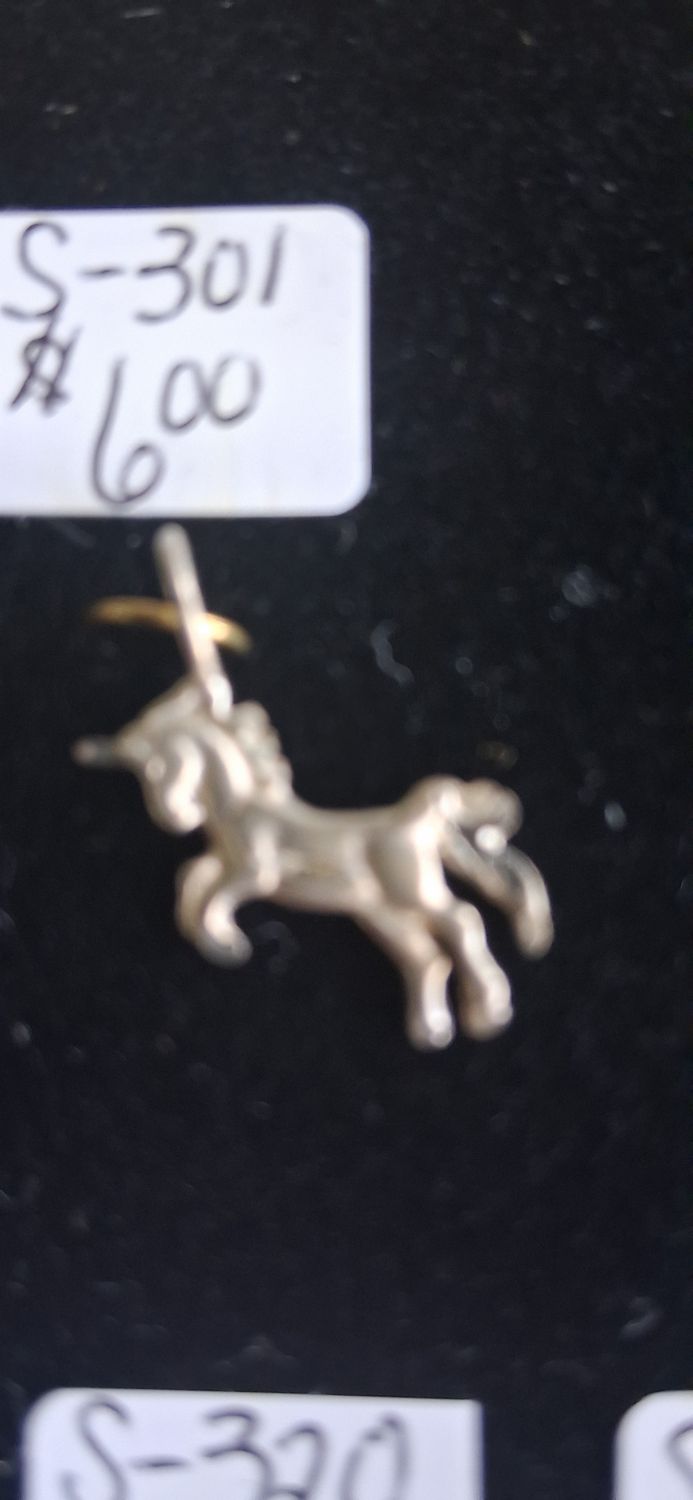 Small Bucking Unicorn -2