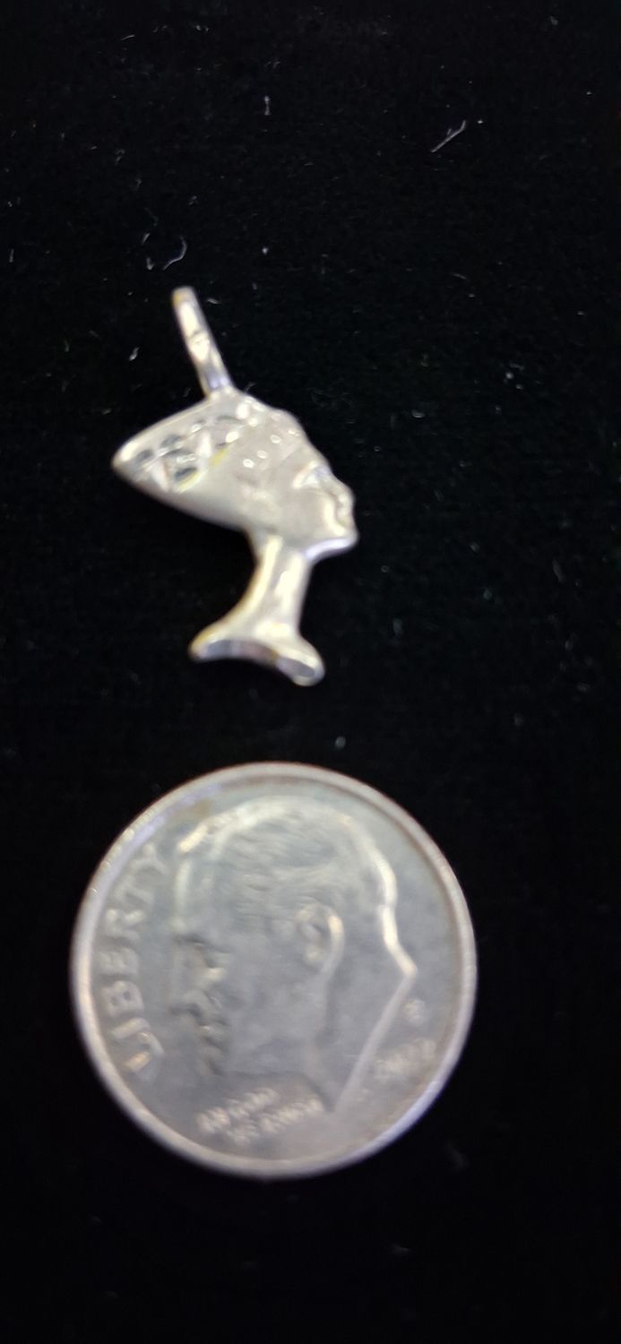 Small Ancient Queen -