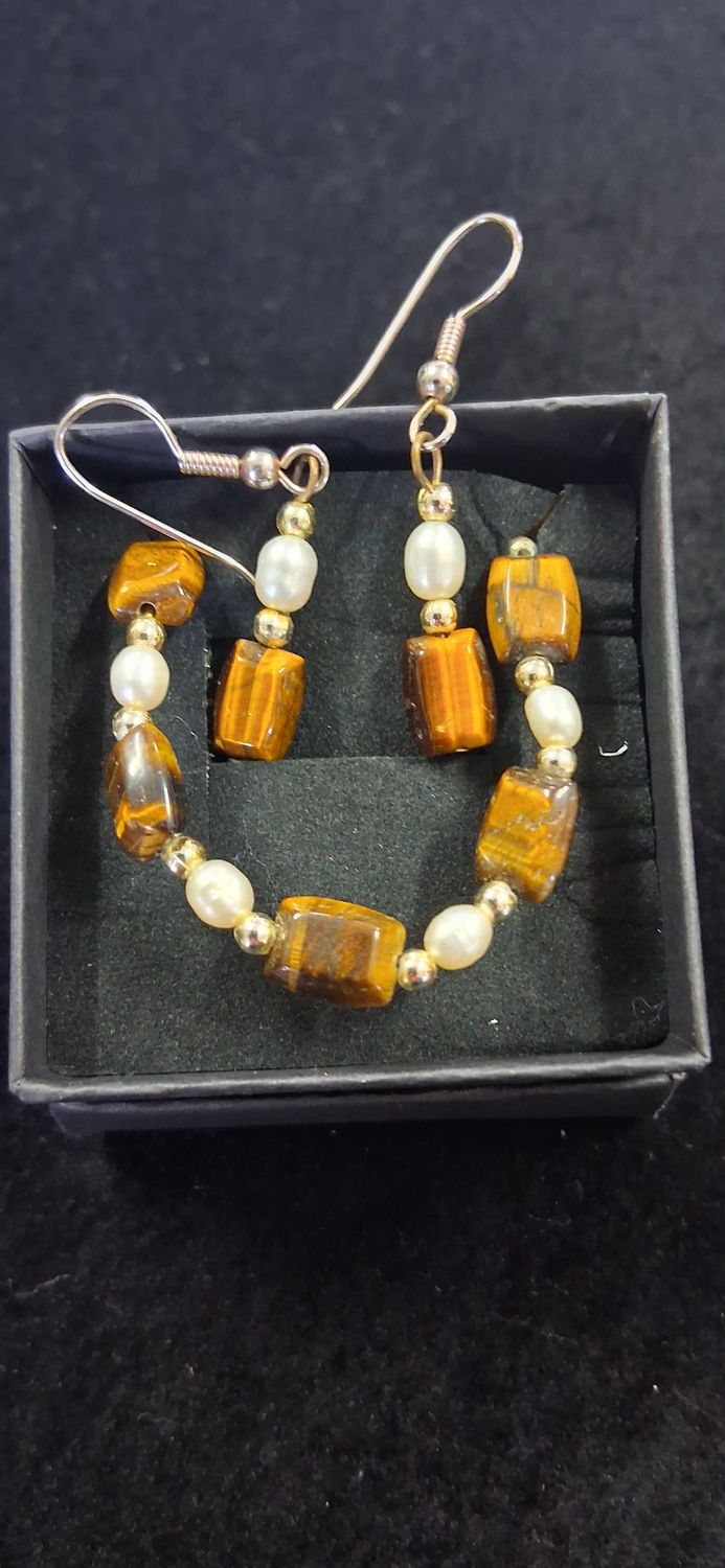 Vintage Tiger's Eye/ Pearl Beaded w Errngs