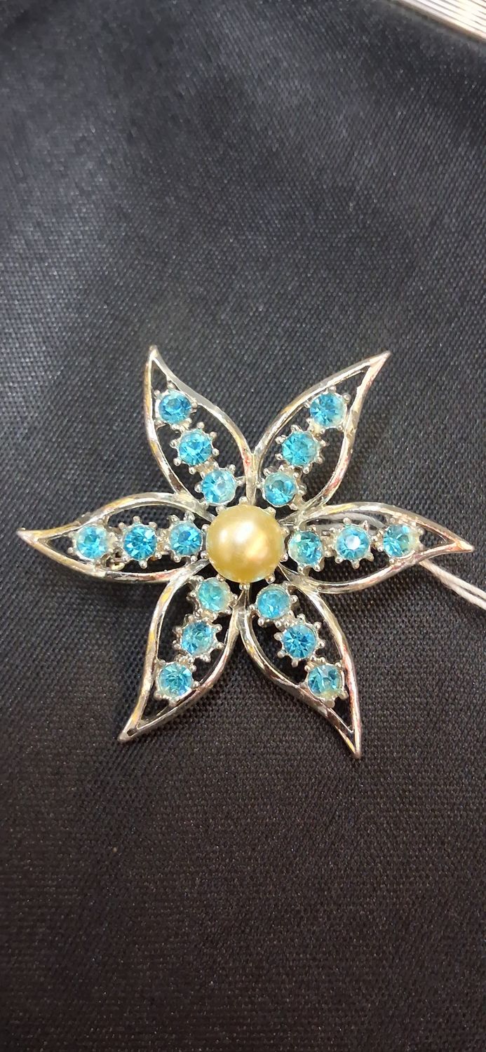 Vintage Blue/Clear Rhinestone Flower Brooch
