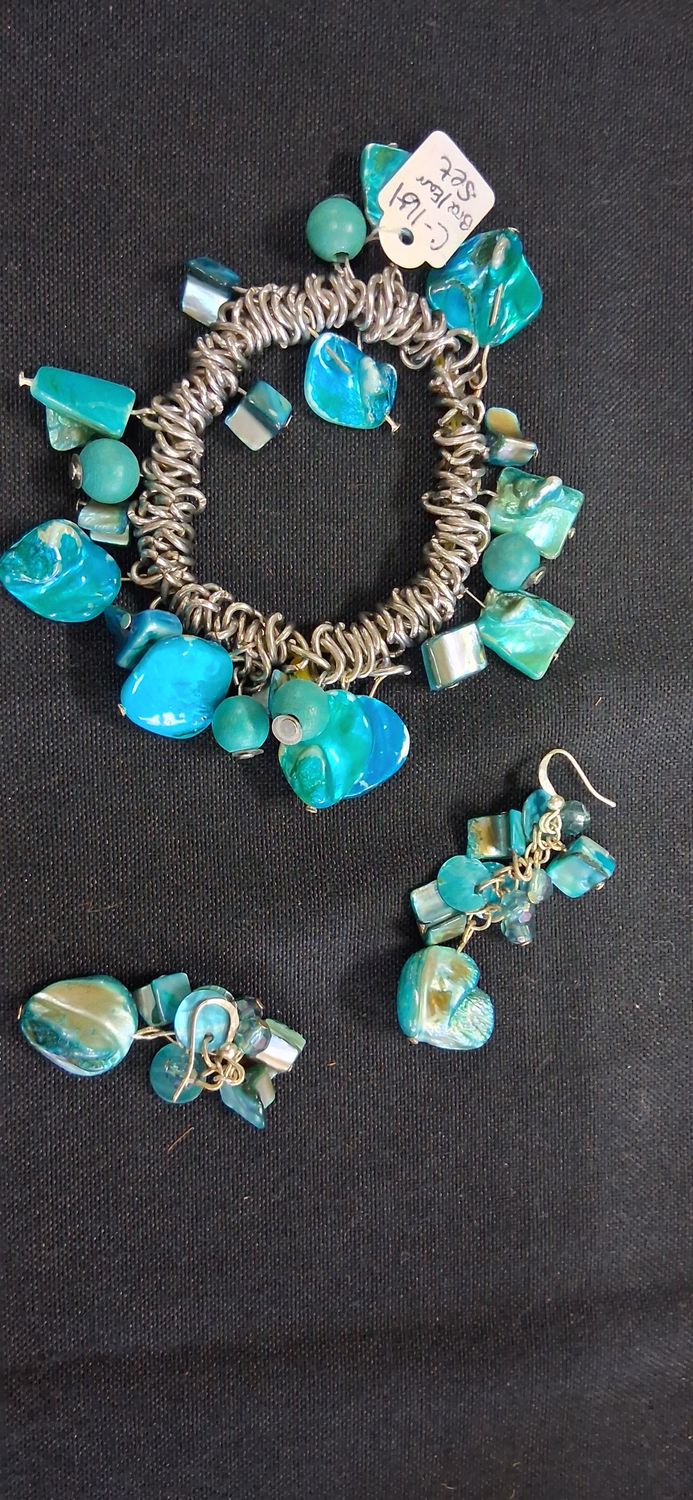 Tourquoise/ Silver Stretch w Earrings