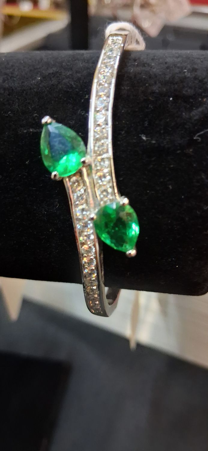 CZ/Em/Sterl Latch Bangle