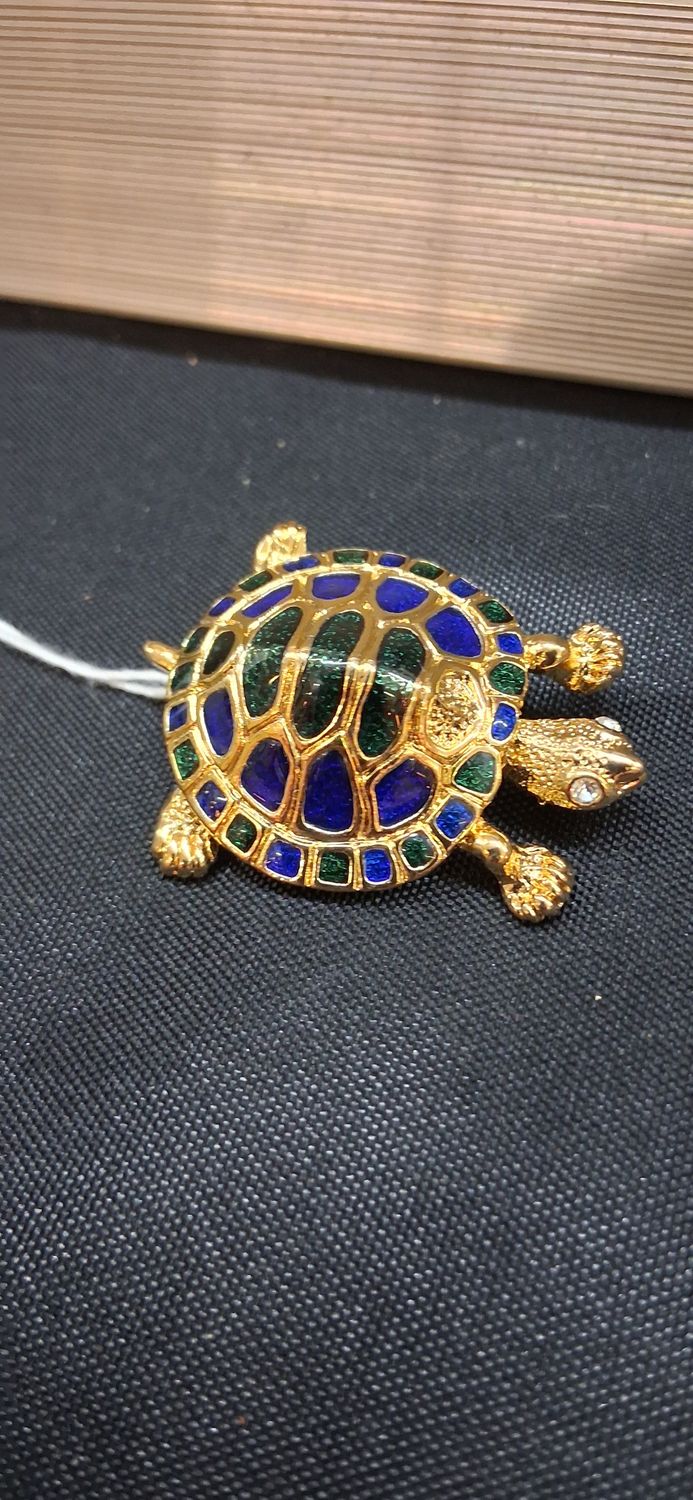Turtle w Rhinestone Eyes