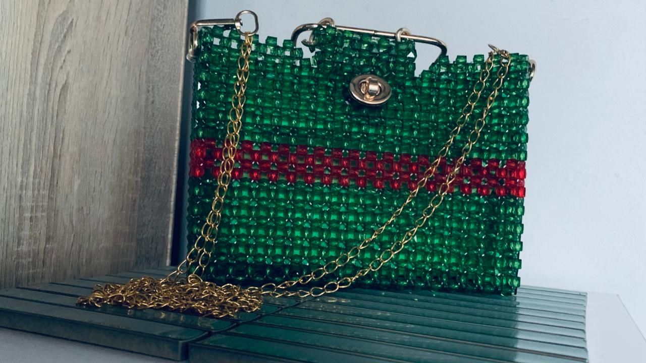 SAMPLE. Green and red beaded bag