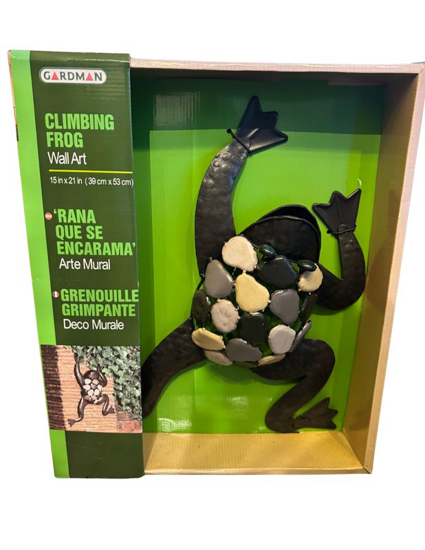 CLIMBING FROG WALL ART