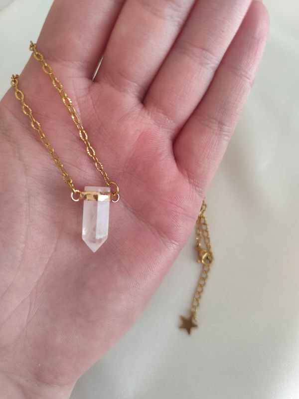 Naszyjnik z grotem z kwarcu różowego