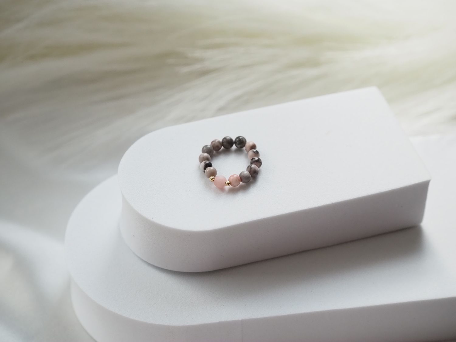 Pierścionek z jaspisem pastelowym