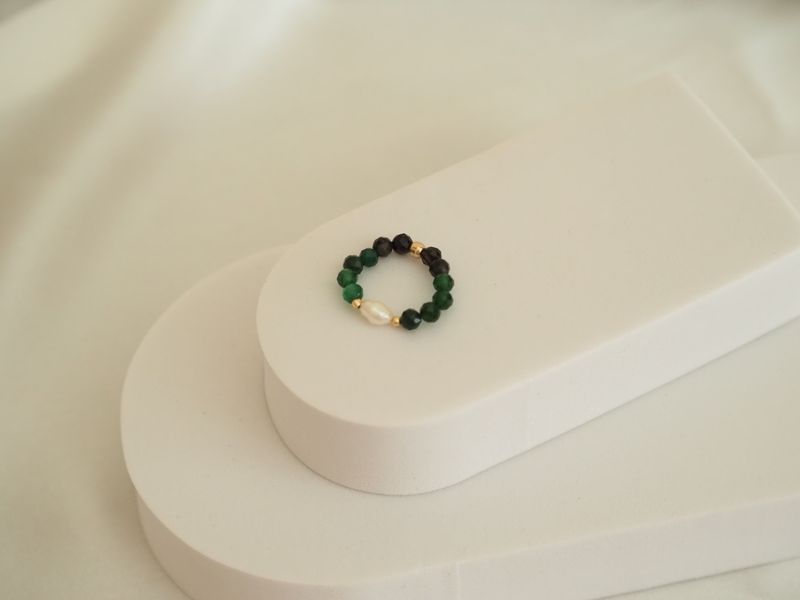 Pierścionek z perłą oraz agatem