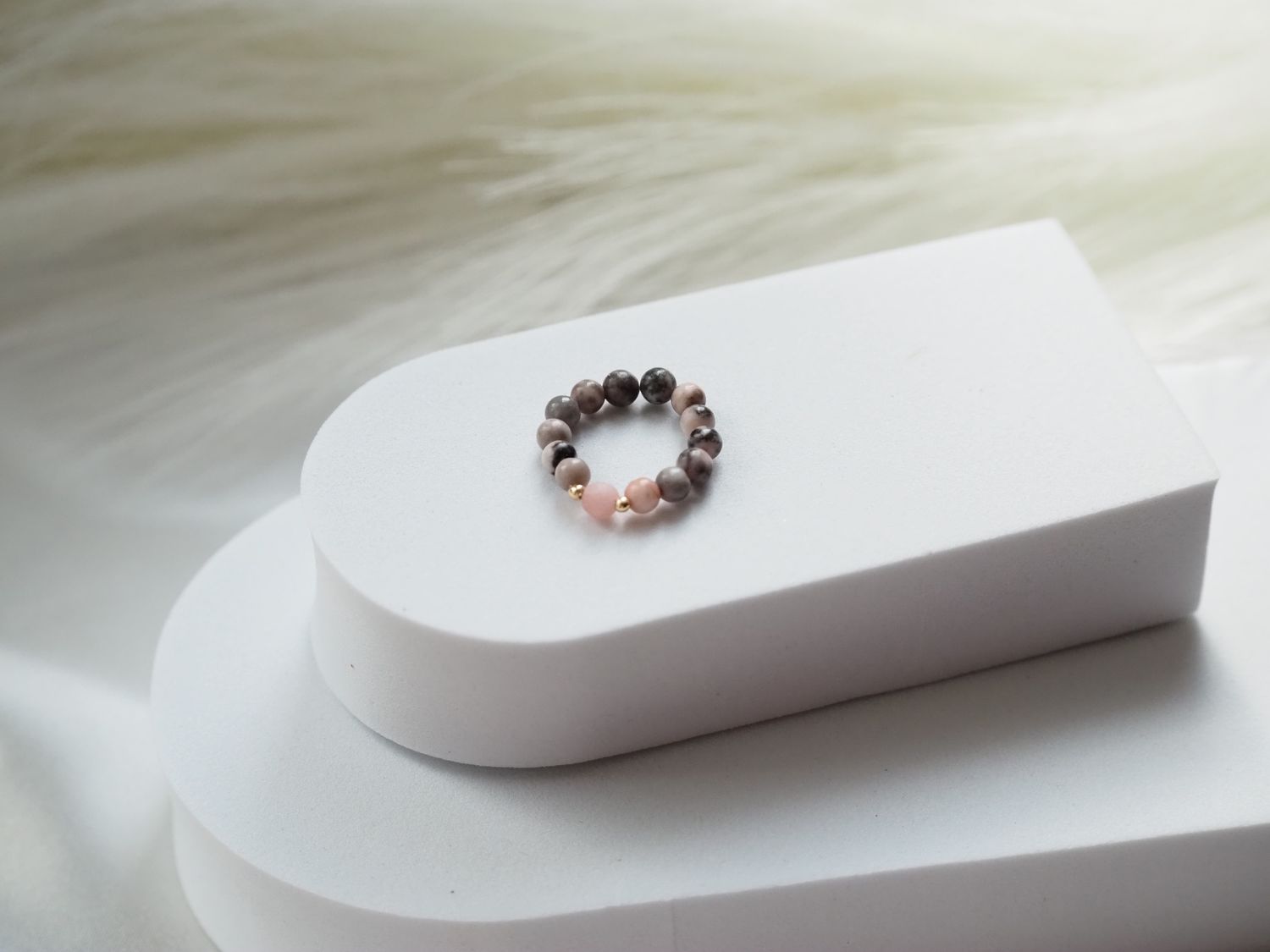 Pierścionek z jaspisem pastelowym