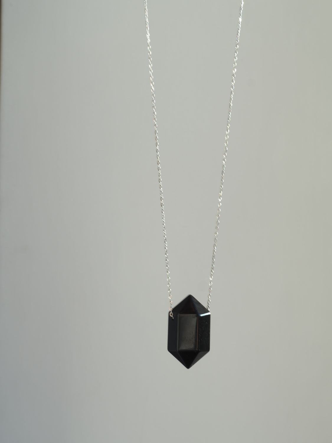 Naszyjnik z grotem z turmalinu