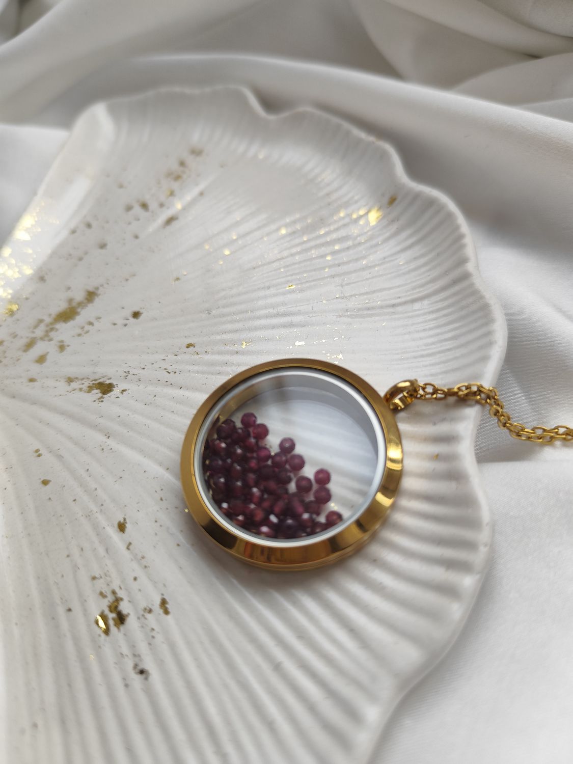 Sekretnik z granatem