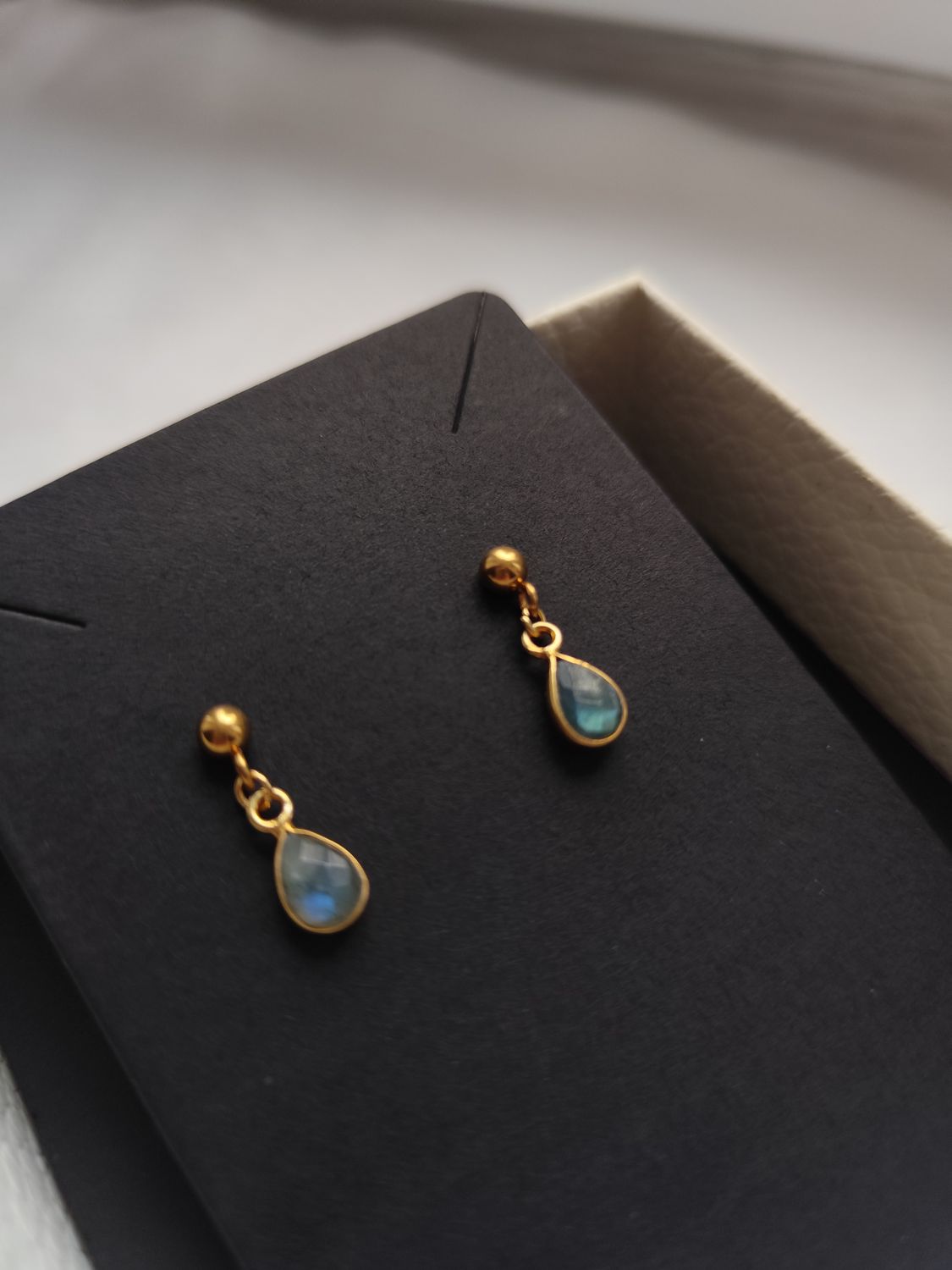 Kolczyki łezki z labradorytem