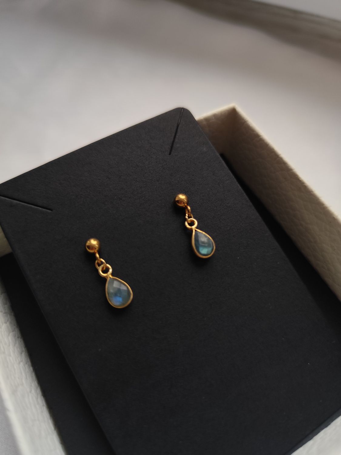 Kolczyki łezki z labradorytem