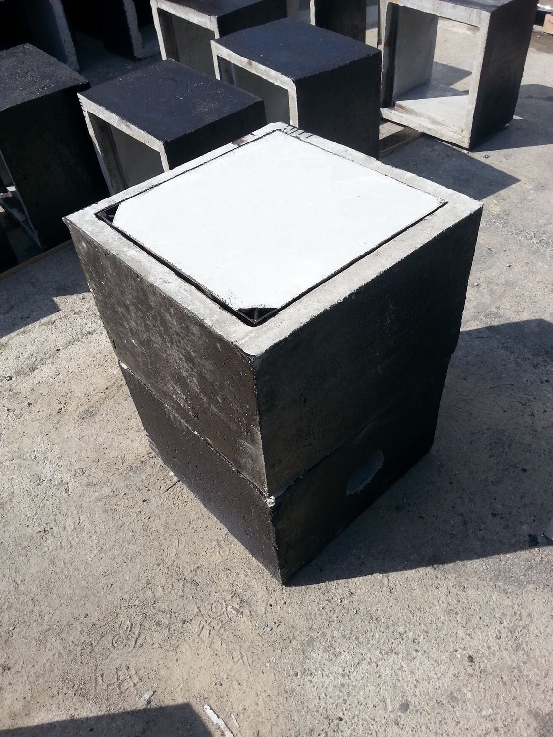 Studnia kablowa SK-1 k z pokrywą pełną