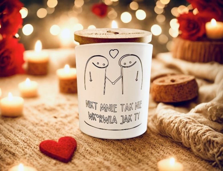 GRAWEROWANA Świeca sojowa Nikt..