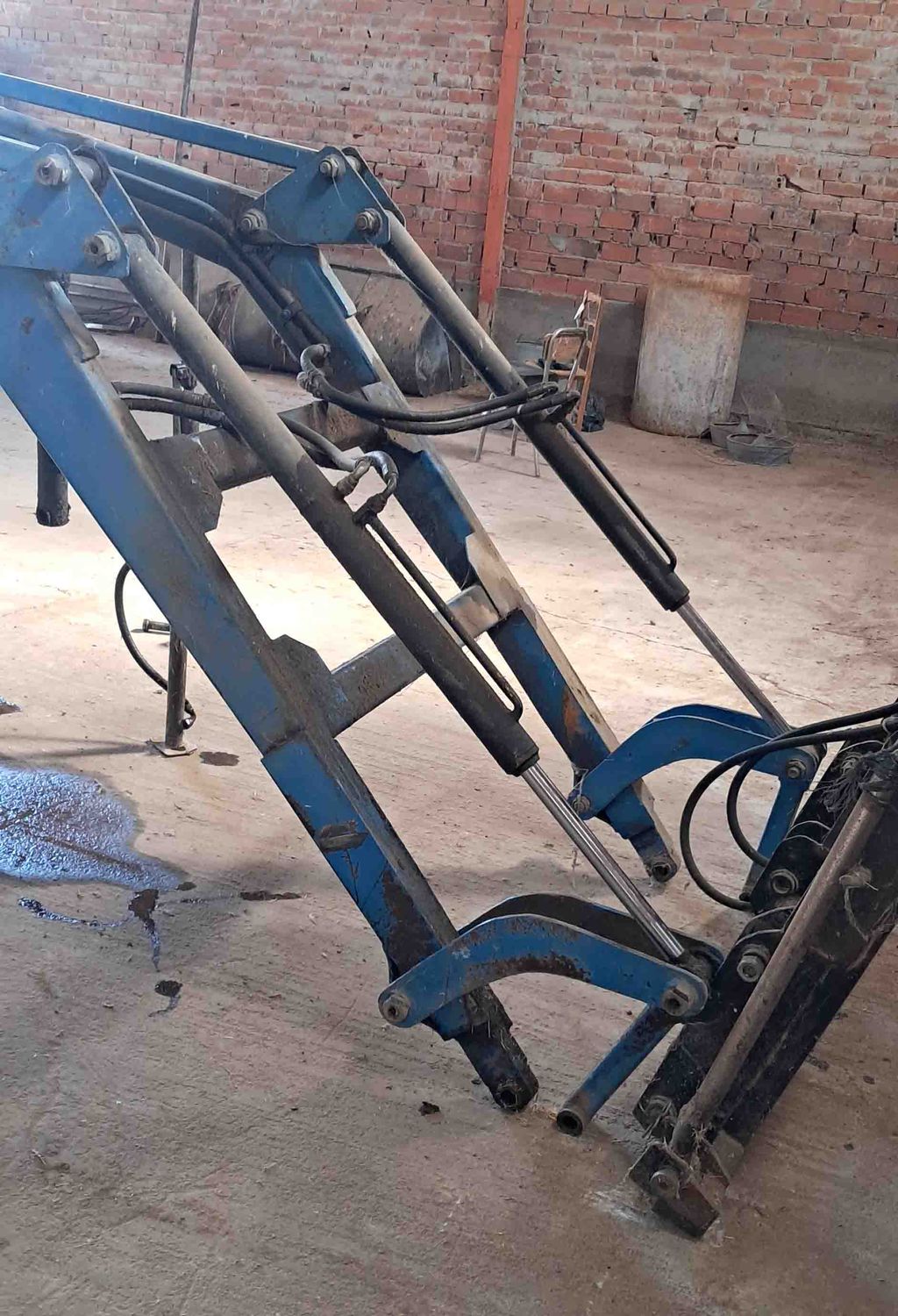 Pala, cazo, pantalla de tractor Ford 7600.