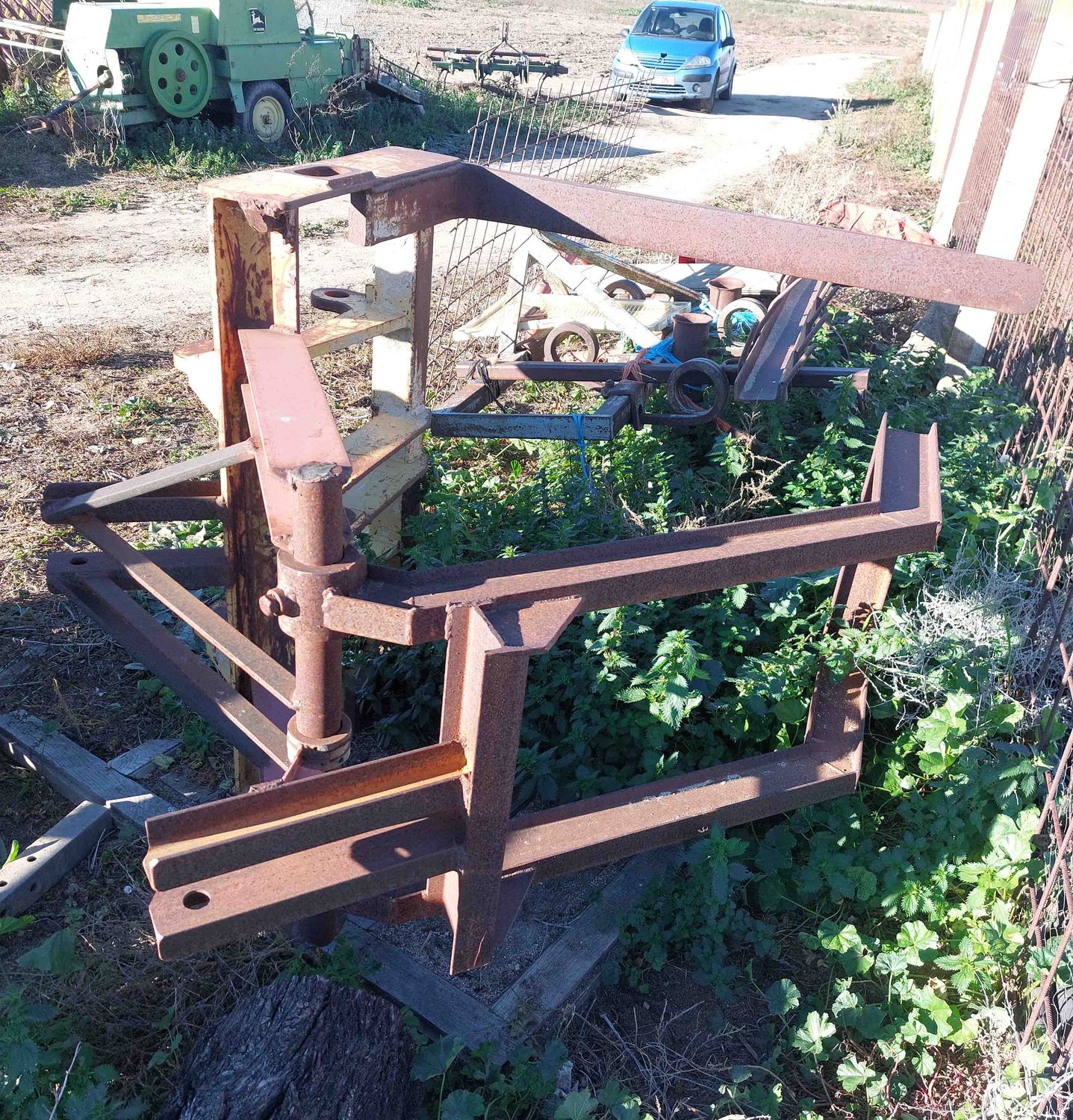 Cazo recogedor restos de poda.