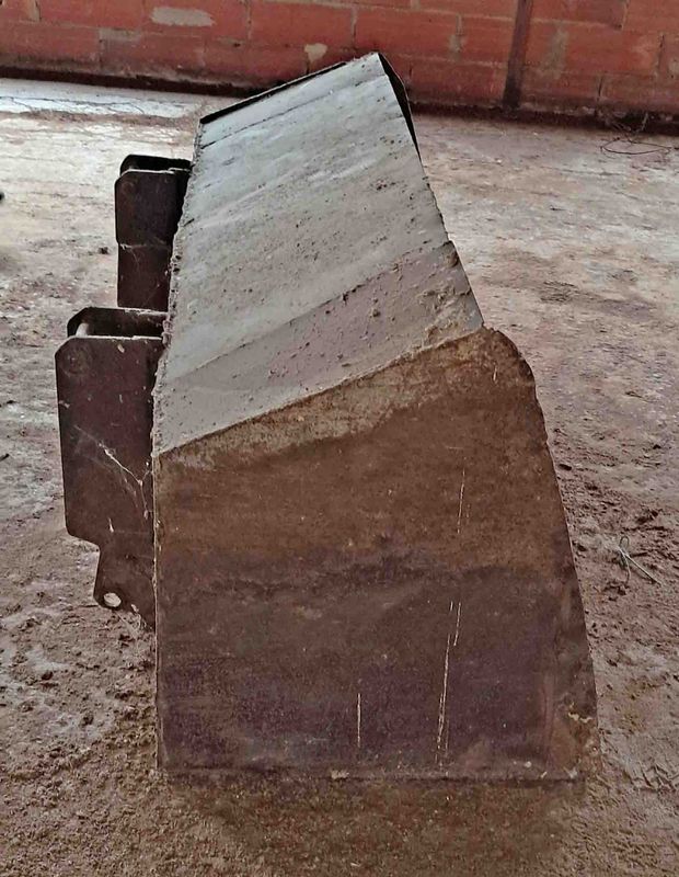 Cazo de tractor 1 m3.