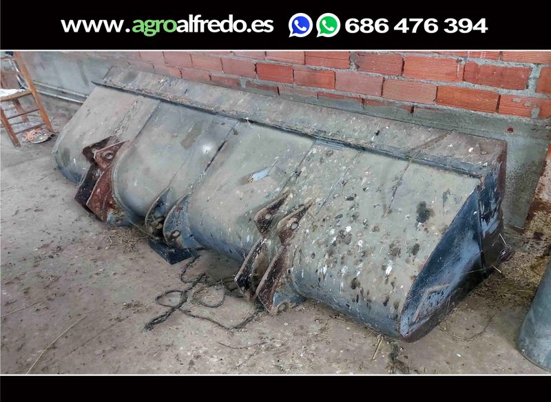 Cazo de 1,5 m3 de tractor.