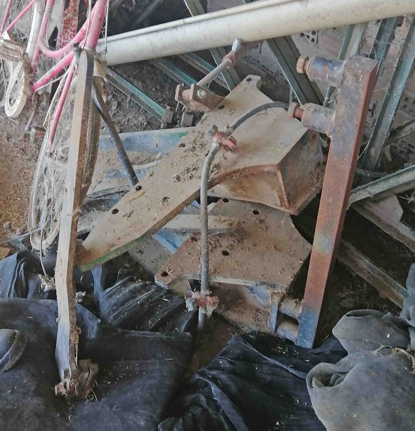 Anclajes John Deere 6800.