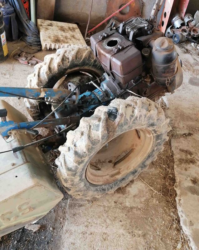 Mula mecánica BCS de 10 cv.