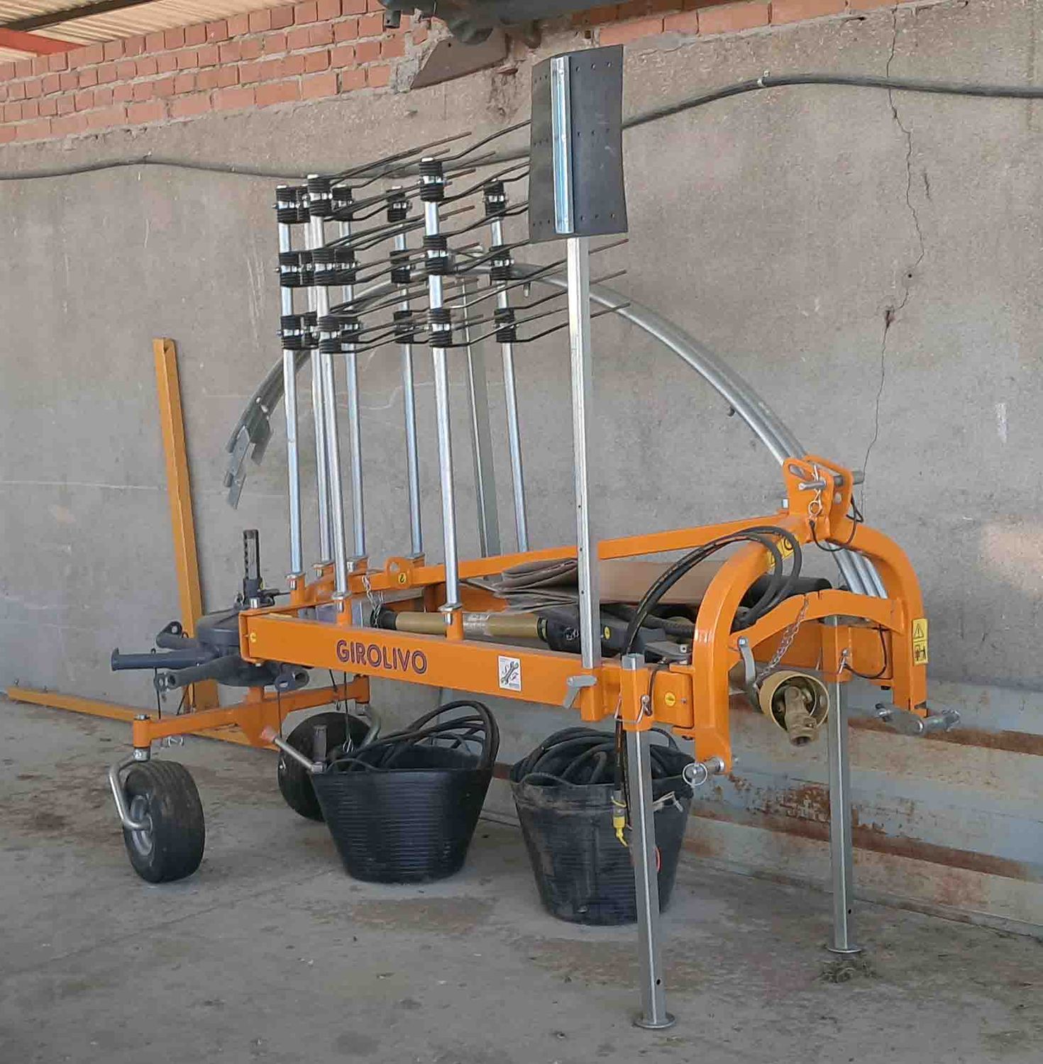 Girolivos / Hilerador ramon y forraje.