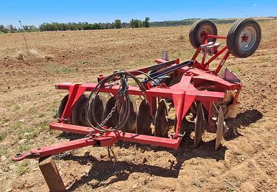 Gradas de discos y rotavators.