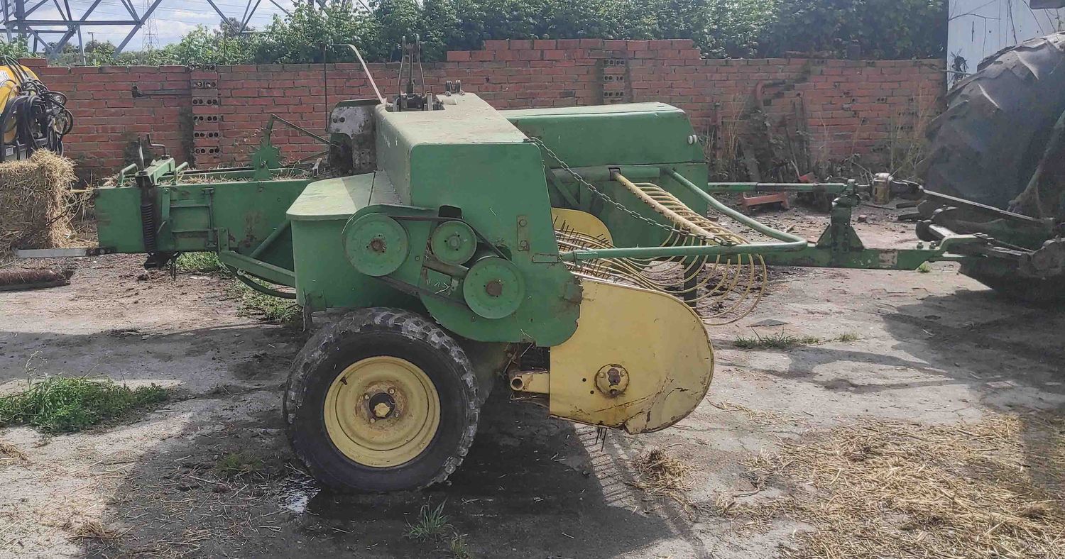 Empacadora John Deere 346.