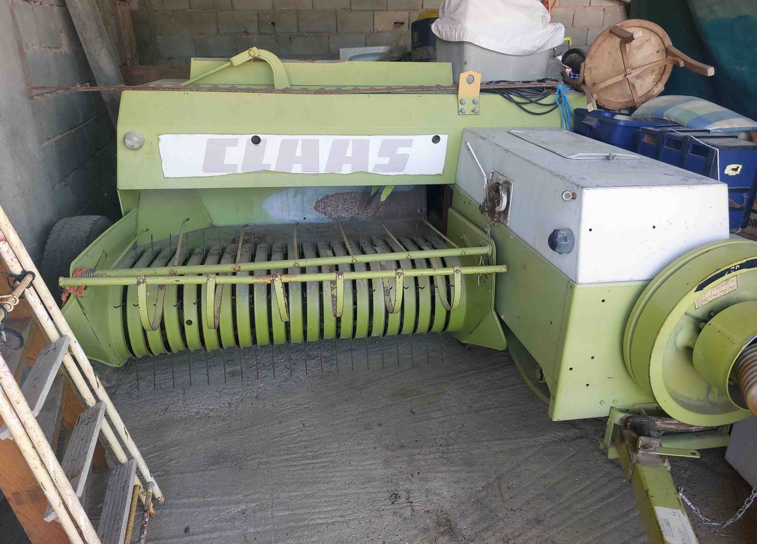 Empacadora pequeña Claas Markant 51.